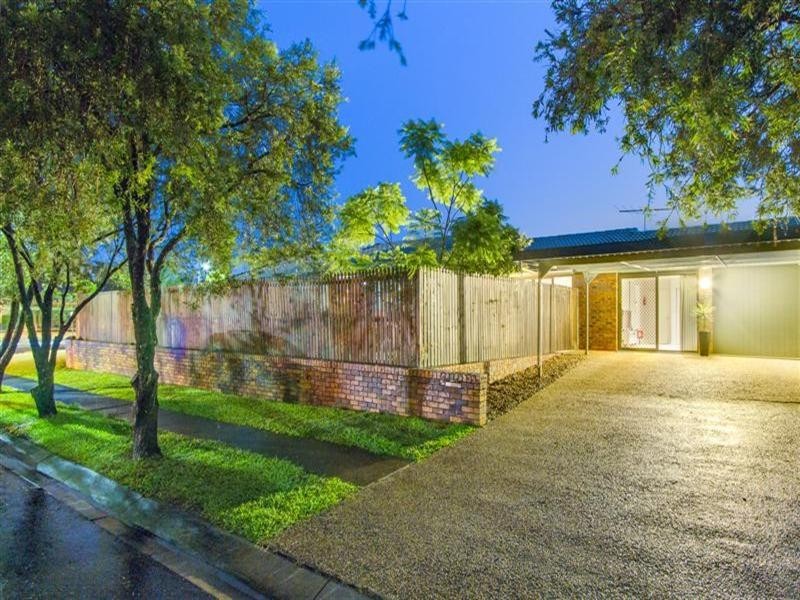 7 Baynes Street, Carindale QLD 4152