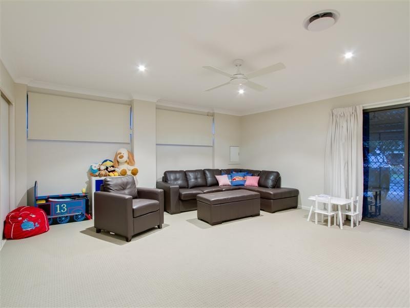59 Sherborne Street, Carindale QLD 4152
