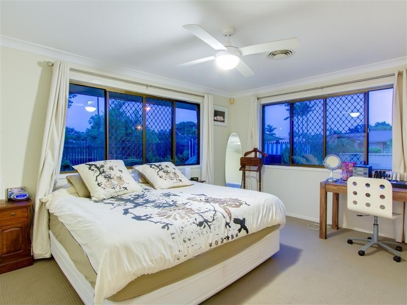 59 Sherborne Street, Carindale QLD 4152