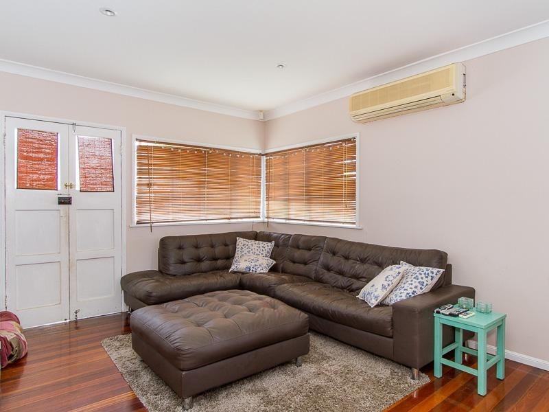 72 Malcolm Street, Hawthorne QLD 4171