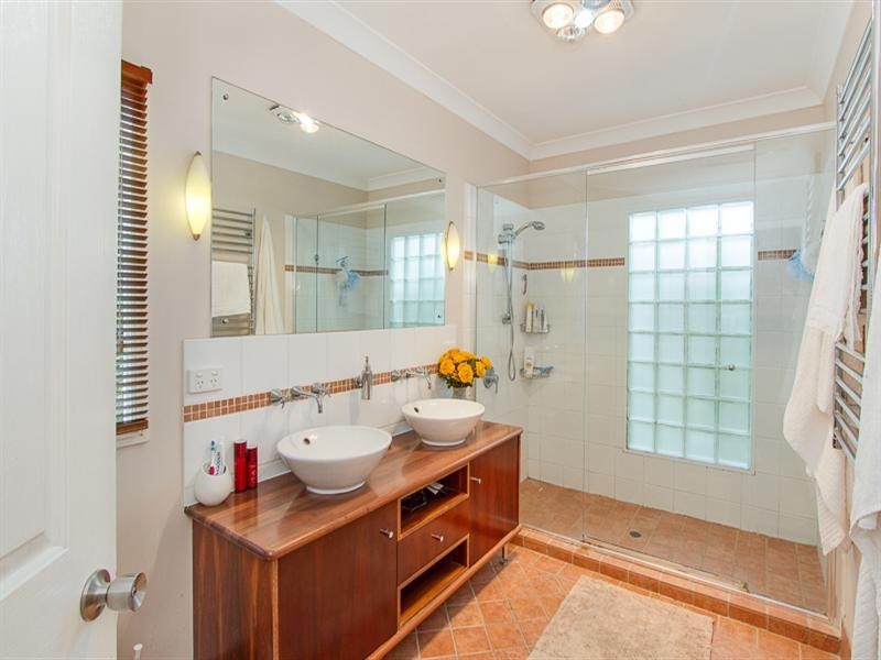 72 Malcolm Street, Hawthorne QLD 4171