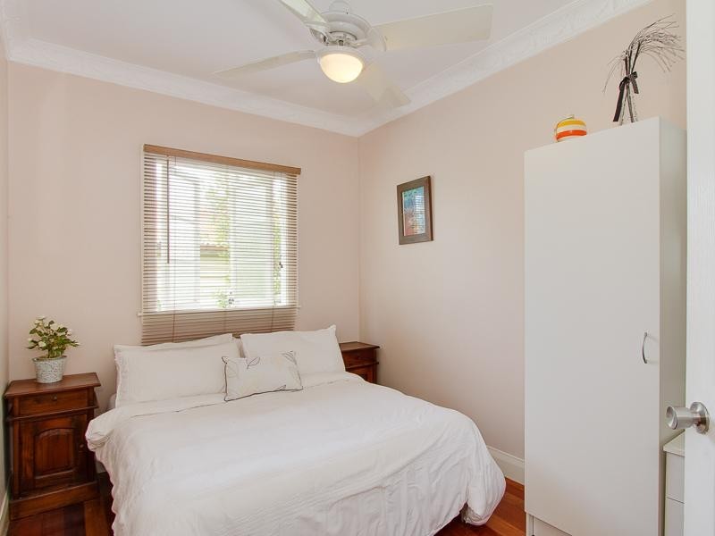 72 Malcolm Street, Hawthorne QLD 4171