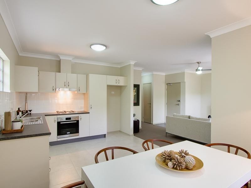 80-82 Lawson Street, Morningside QLD 4170