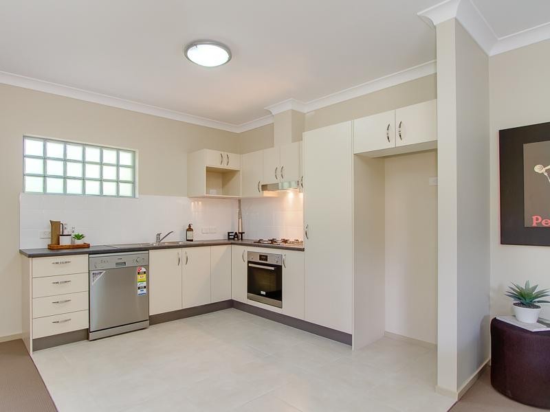 80-82 Lawson Street, Morningside QLD 4170