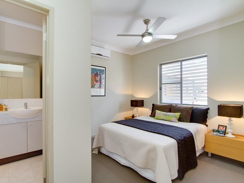 80-82 Lawson Street, Morningside QLD 4170