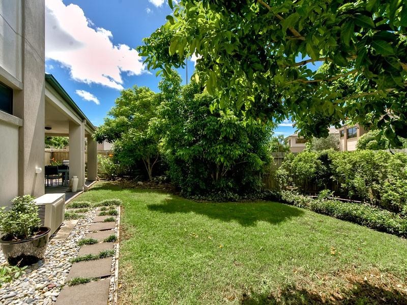 7 Celestial Court, Carina QLD 4152