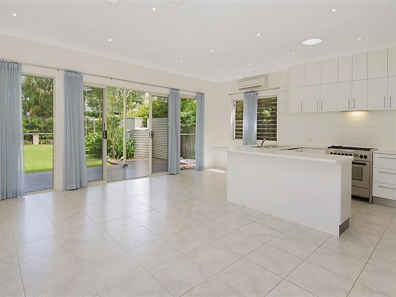 10 Lindsay Street, Hawthorne QLD 4171