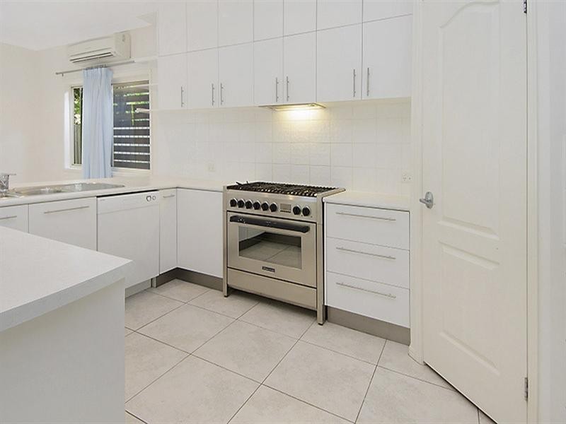 10 Lindsay Street, Hawthorne QLD 4171