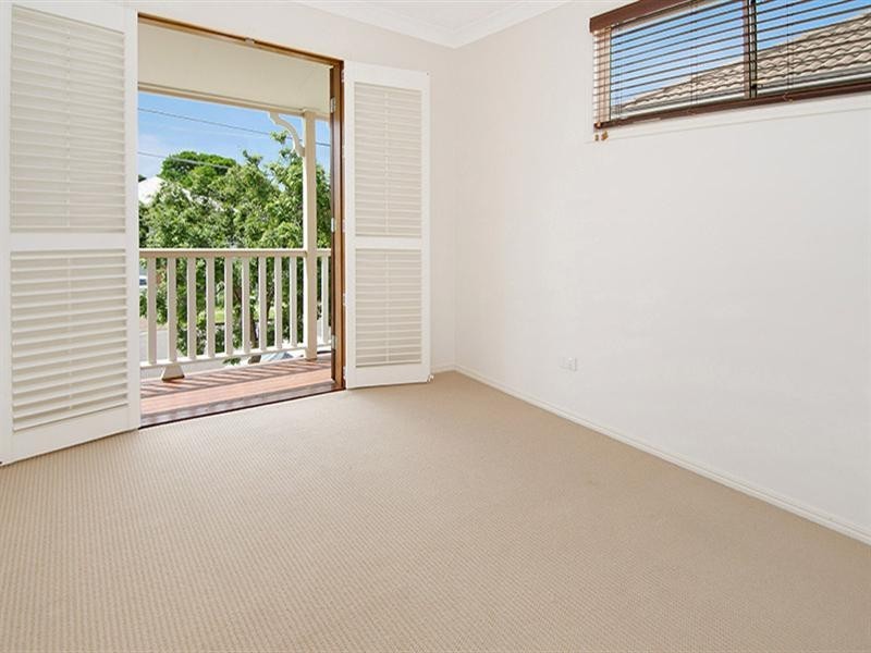 10 Lindsay Street, Hawthorne QLD 4171