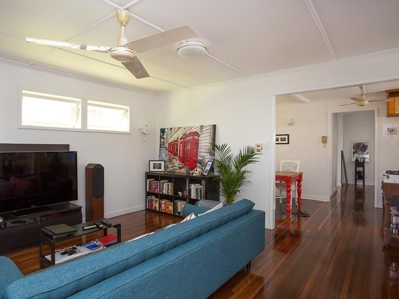 9 Cecile Street, Balmoral QLD 4171