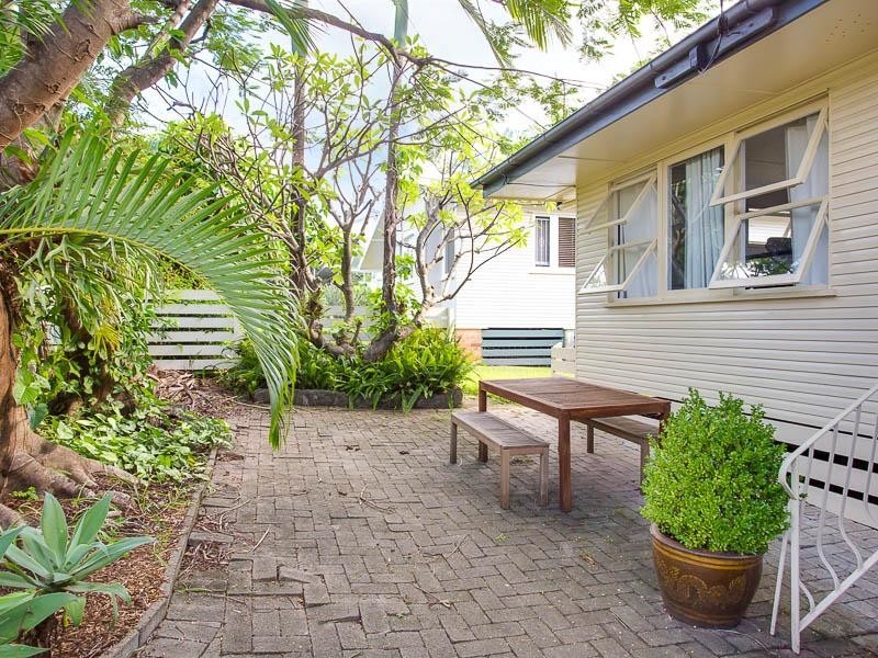 9 Cecile Street, Balmoral QLD 4171