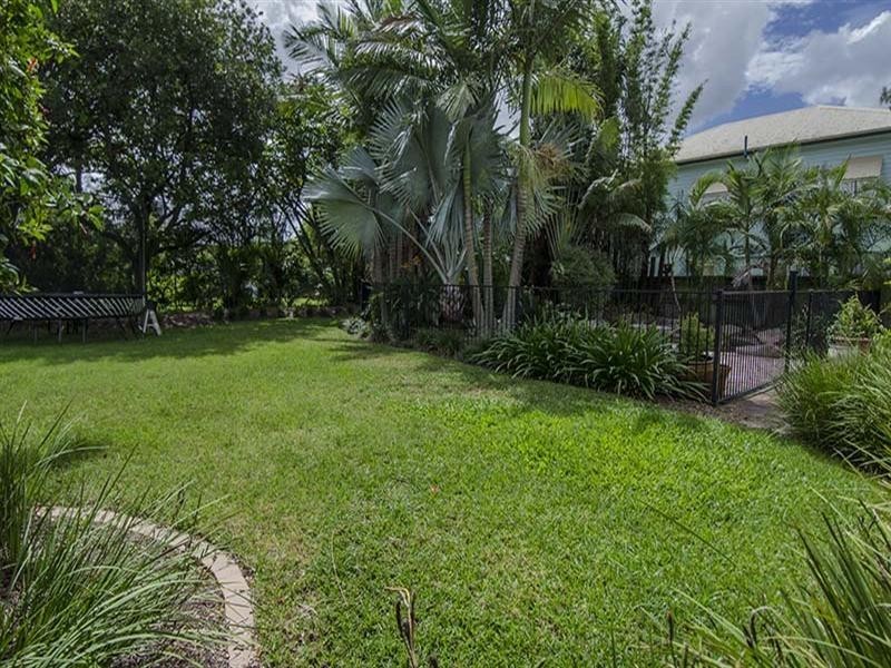 57 Lindsay Street, Hawthorne QLD 4171