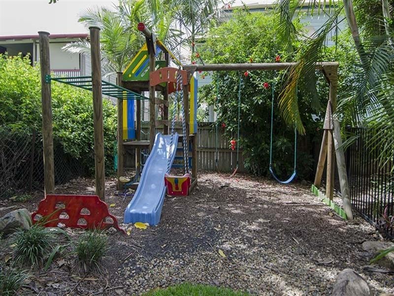 57 Lindsay Street, Hawthorne QLD 4171