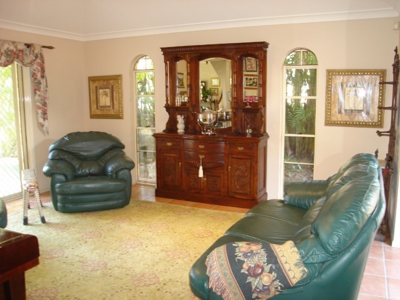 10 Quetta Close, Carindale QLD 4152