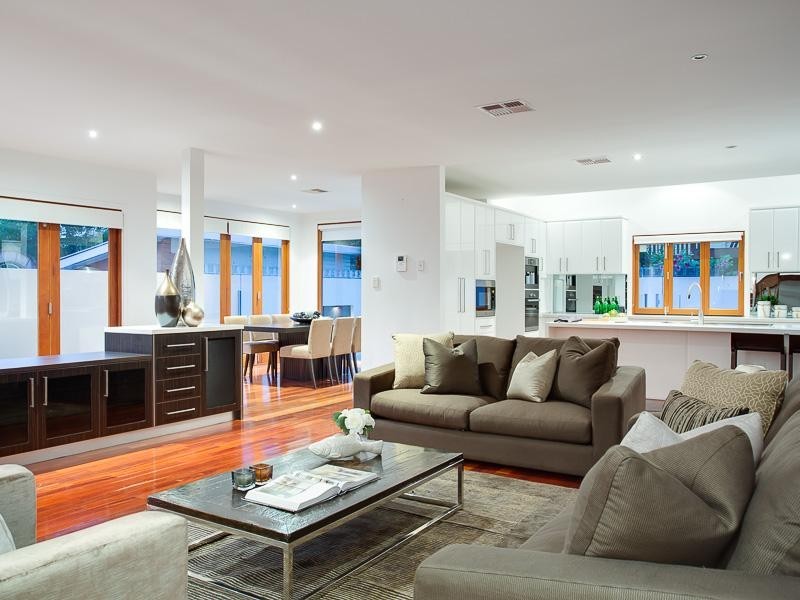 145 Oxlade Drive, New Farm QLD 4005