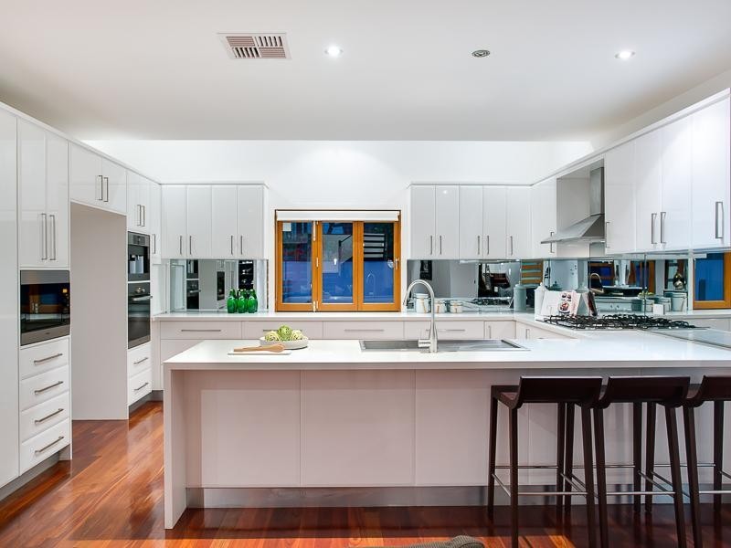 145 Oxlade Drive, New Farm QLD 4005