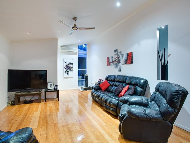 1 Yonga Street, Balmoral QLD 4171