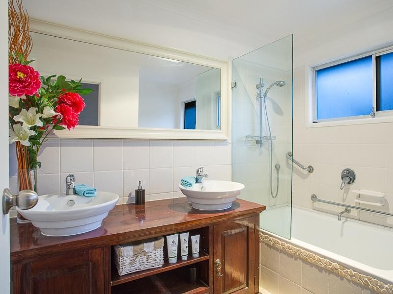 1 Yonga Street, Balmoral QLD 4171