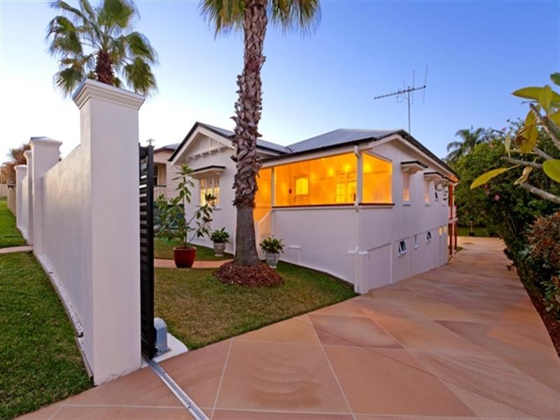 182 Brisbane Street, Bulimba QLD 4171