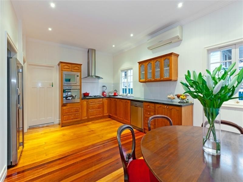 182 Brisbane Street, Bulimba QLD 4171