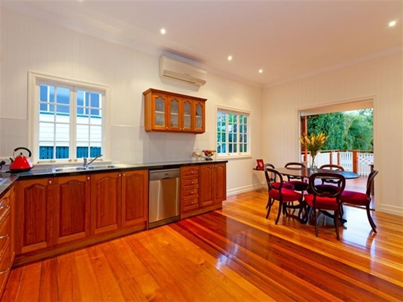 182 Brisbane Street, Bulimba QLD 4171