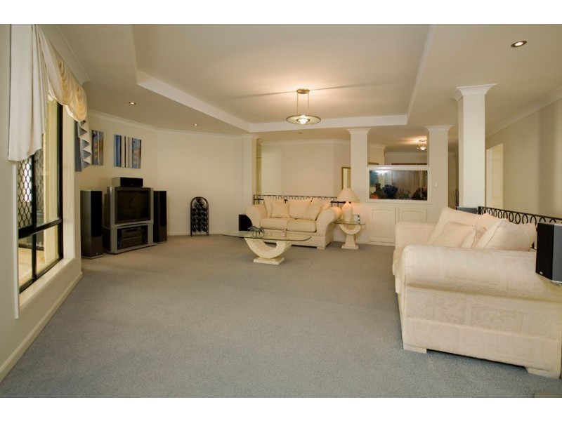 48 Kenilworth Place, Carindale QLD 4152