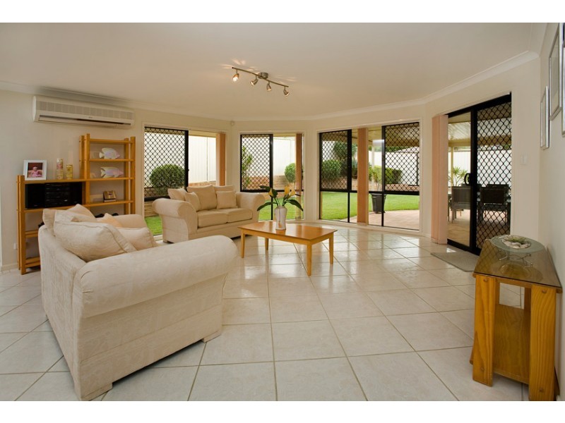 48 Kenilworth Place, Carindale QLD 4152