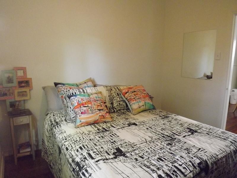 11 Moore Street, Morningside QLD 4170