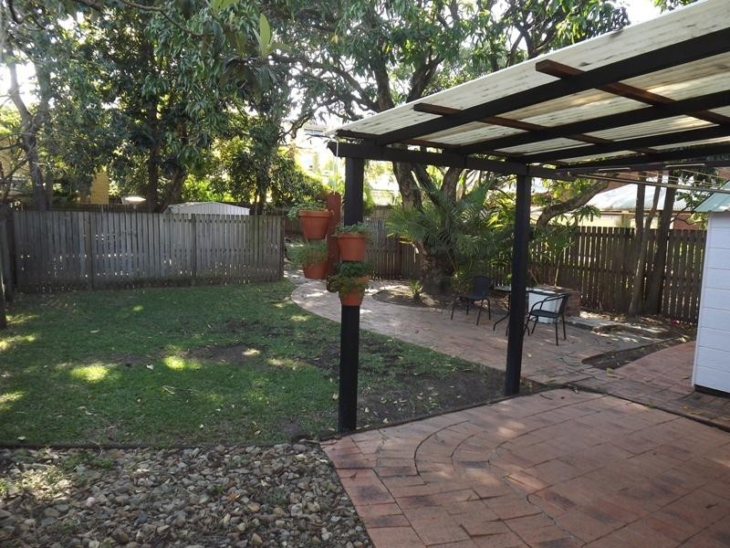 11 Moore Street, Morningside QLD 4170