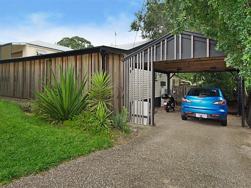 11 Moore Street, Morningside QLD 4170