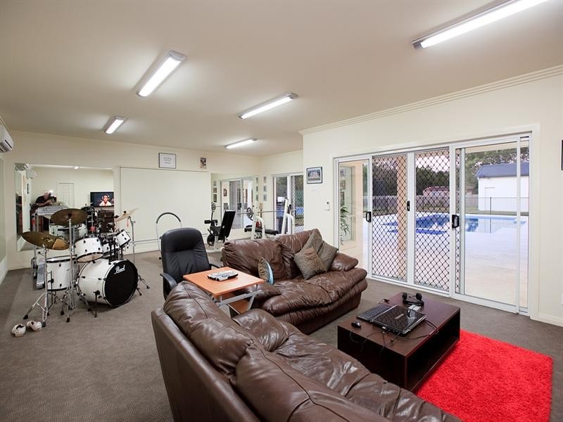 124 London Road, Belmont QLD 4153