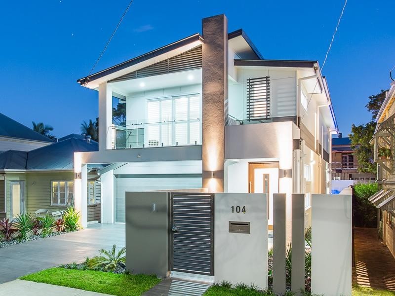 104 Malcolm Street, Hawthorne QLD 4171