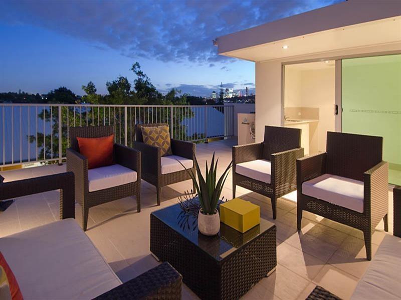 2/9 Jamieson Street, Bulimba QLD 4171