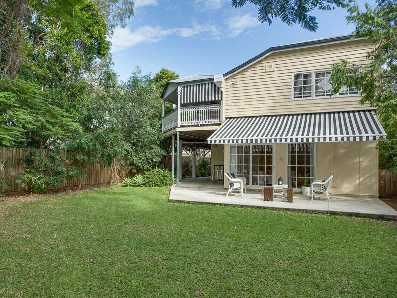 105 Barton Road, Hawthorne QLD 4171