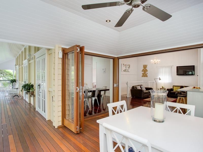 105 Barton Road, Hawthorne QLD 4171