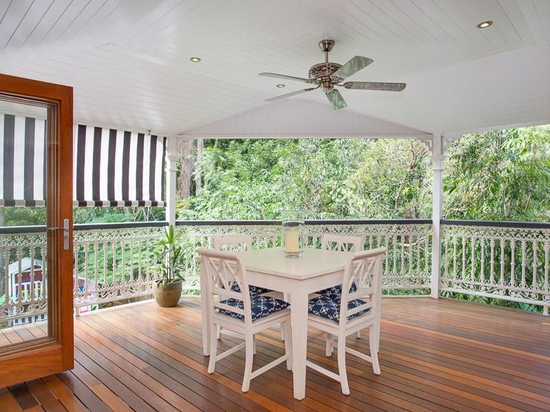 105 Barton Road, Hawthorne QLD 4171