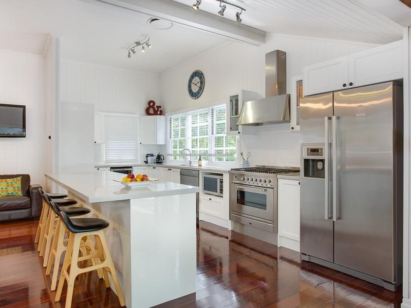 105 Barton Road, Hawthorne QLD 4171