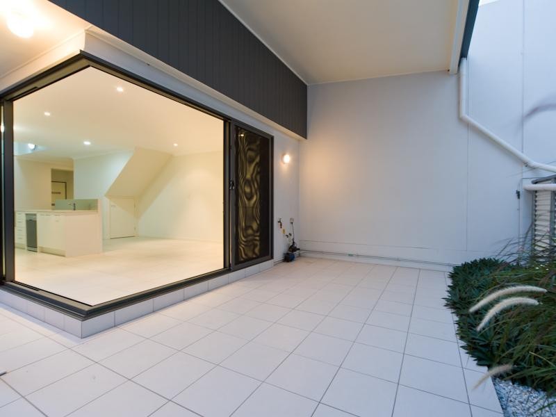 2/37 Jersey Street, Morningside QLD 4170