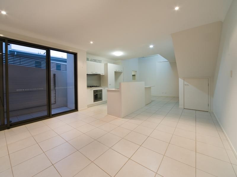 2/37 Jersey Street, Morningside QLD 4170