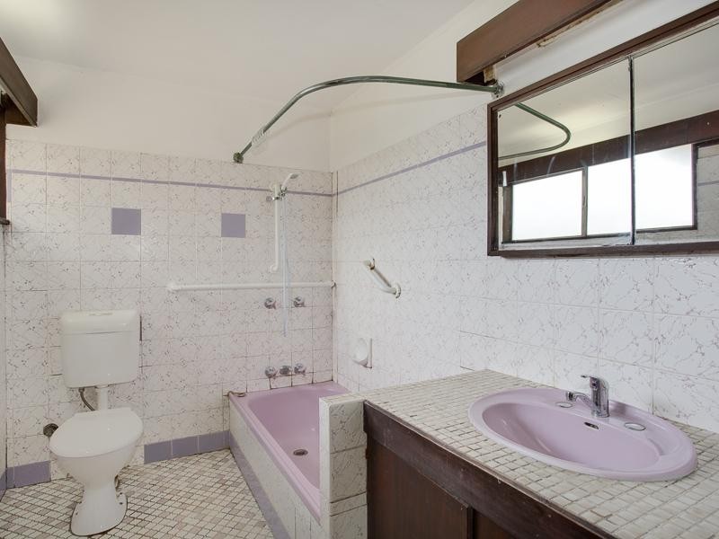 348 Bennetts Road, Norman Park QLD 4170