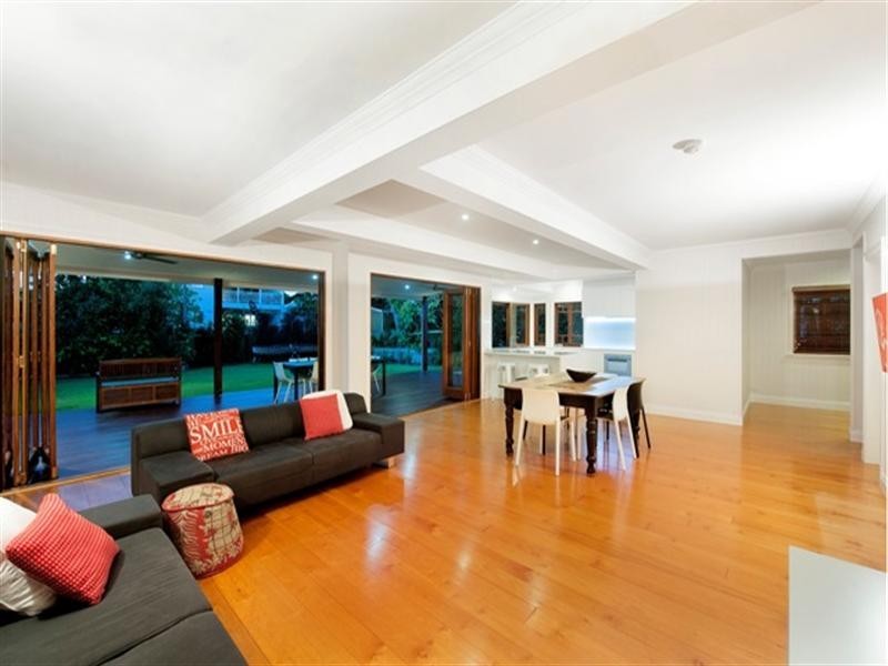 55 Malcolm Street, Hawthorne QLD 4171