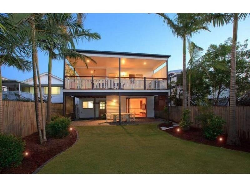 12 Thynne Avenue, Norman Park QLD 4170