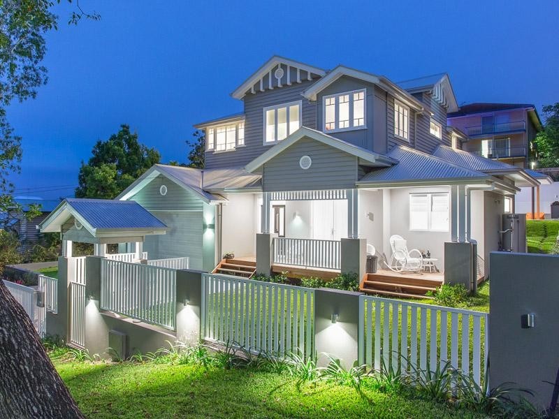 7 Merinda Street, Greenslopes QLD 4120