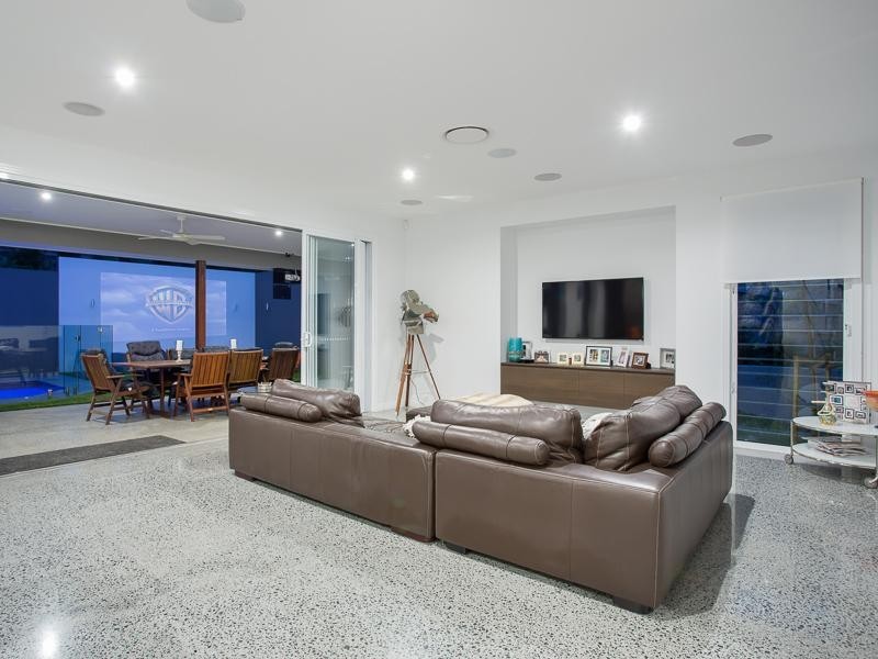 7 Merinda Street, Greenslopes QLD 4120