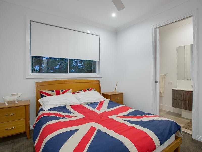 7 Merinda Street, Greenslopes QLD 4120