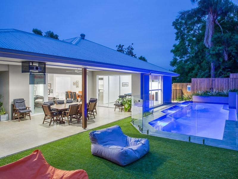 7 Merinda Street, Greenslopes QLD 4120
