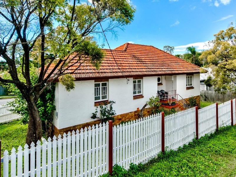 24 Burrai Street, Morningside QLD 4170