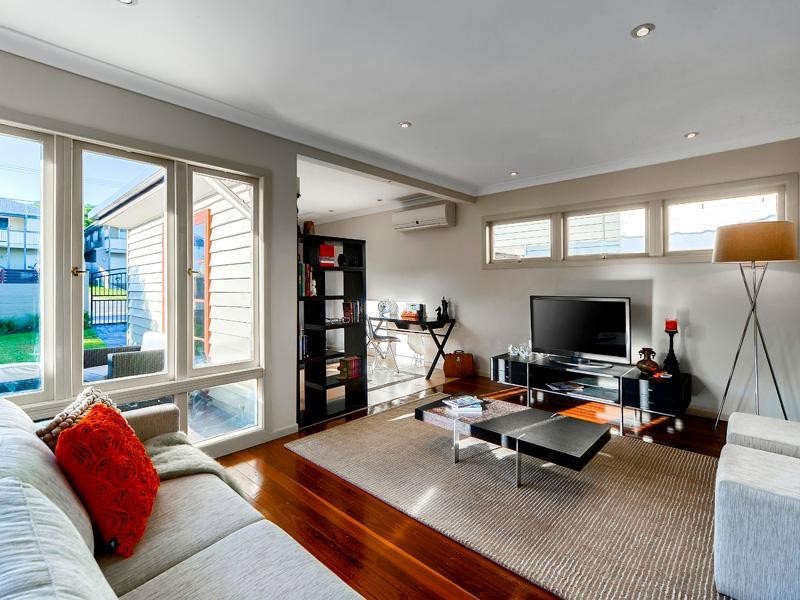 134 Shrapnel Road, Cannon Hill QLD 4170