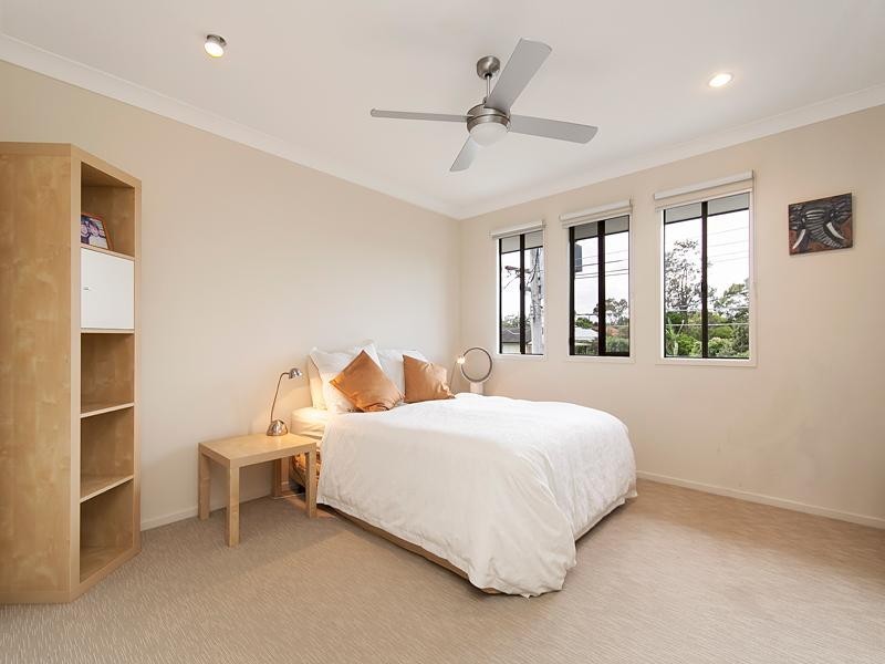 51 Frank Street, Norman Park QLD 4170