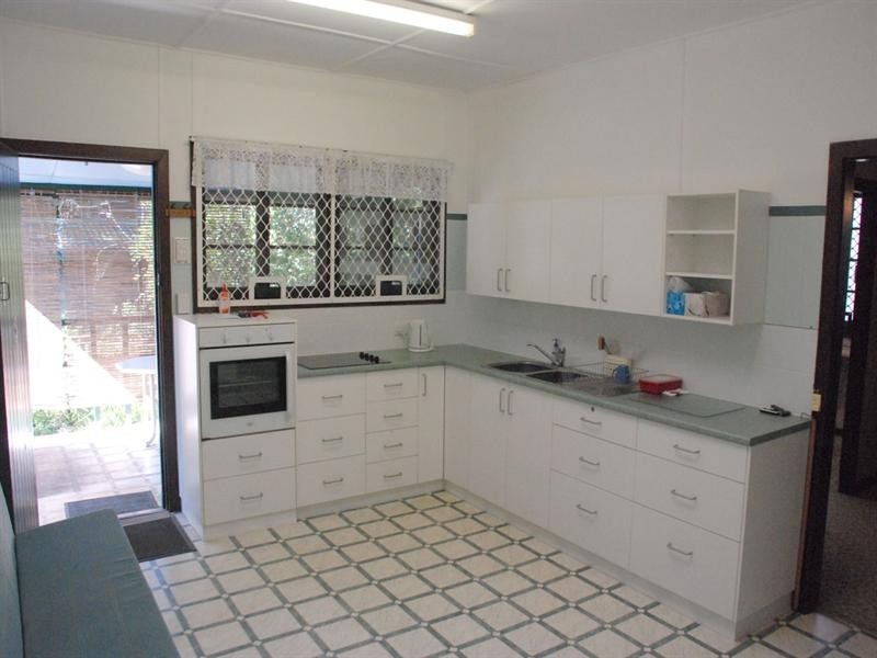 49 Dickens Street, Norman Park QLD 4170